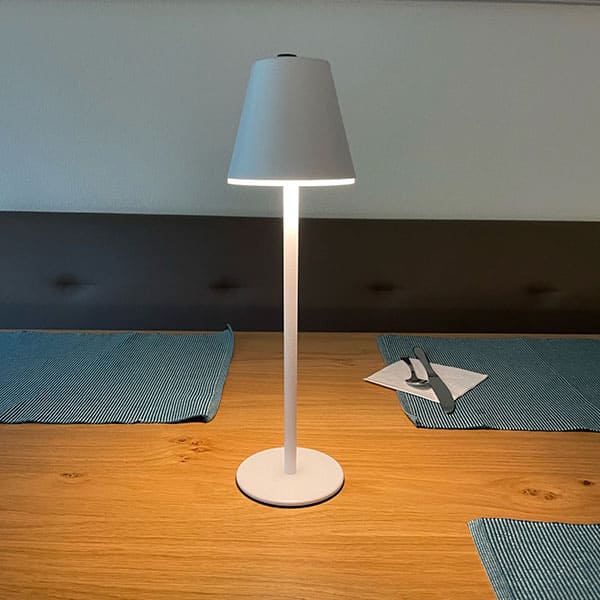 Luminária de Mesa Minimalista - DecorLed