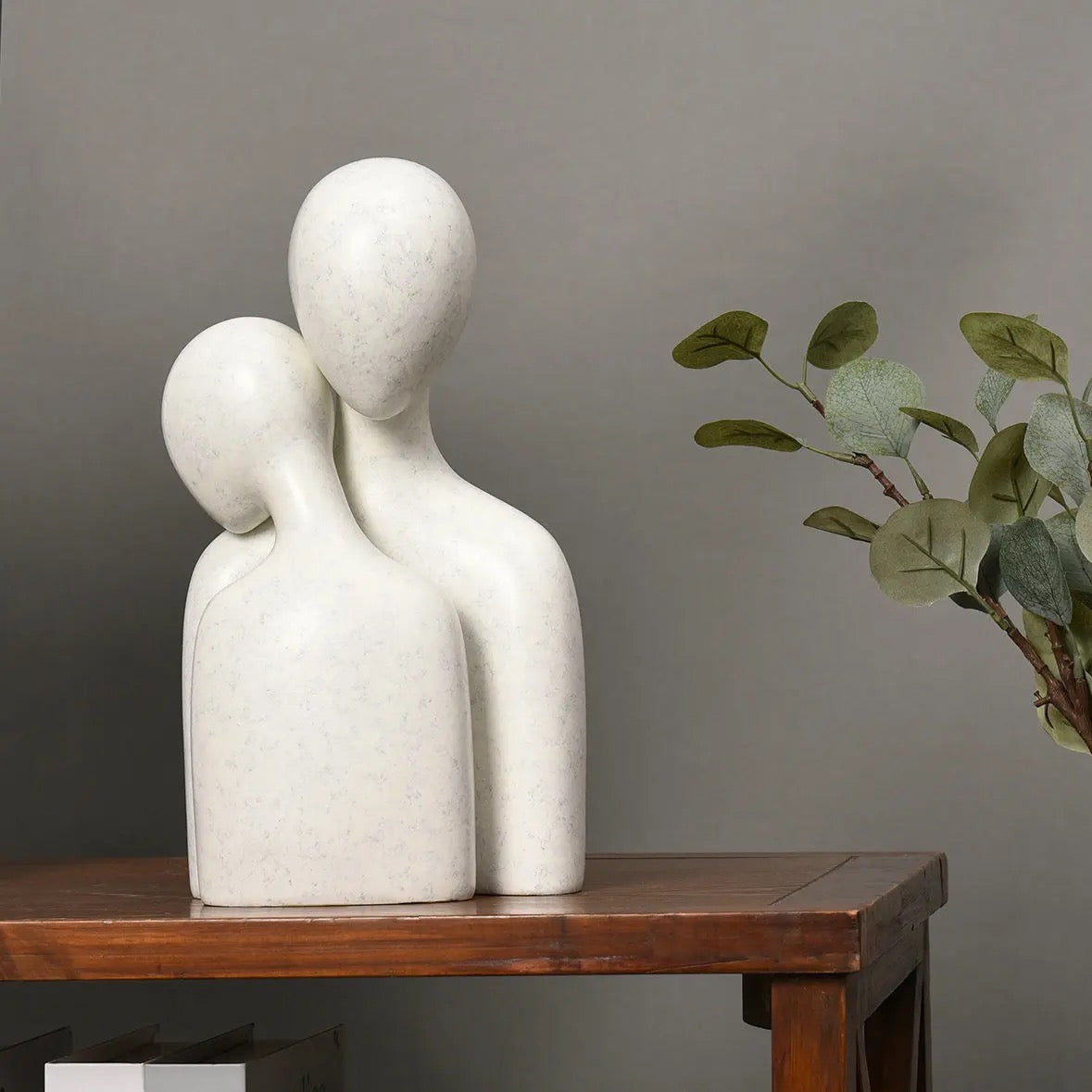 Companheiros Eternos: Escultura em Resina