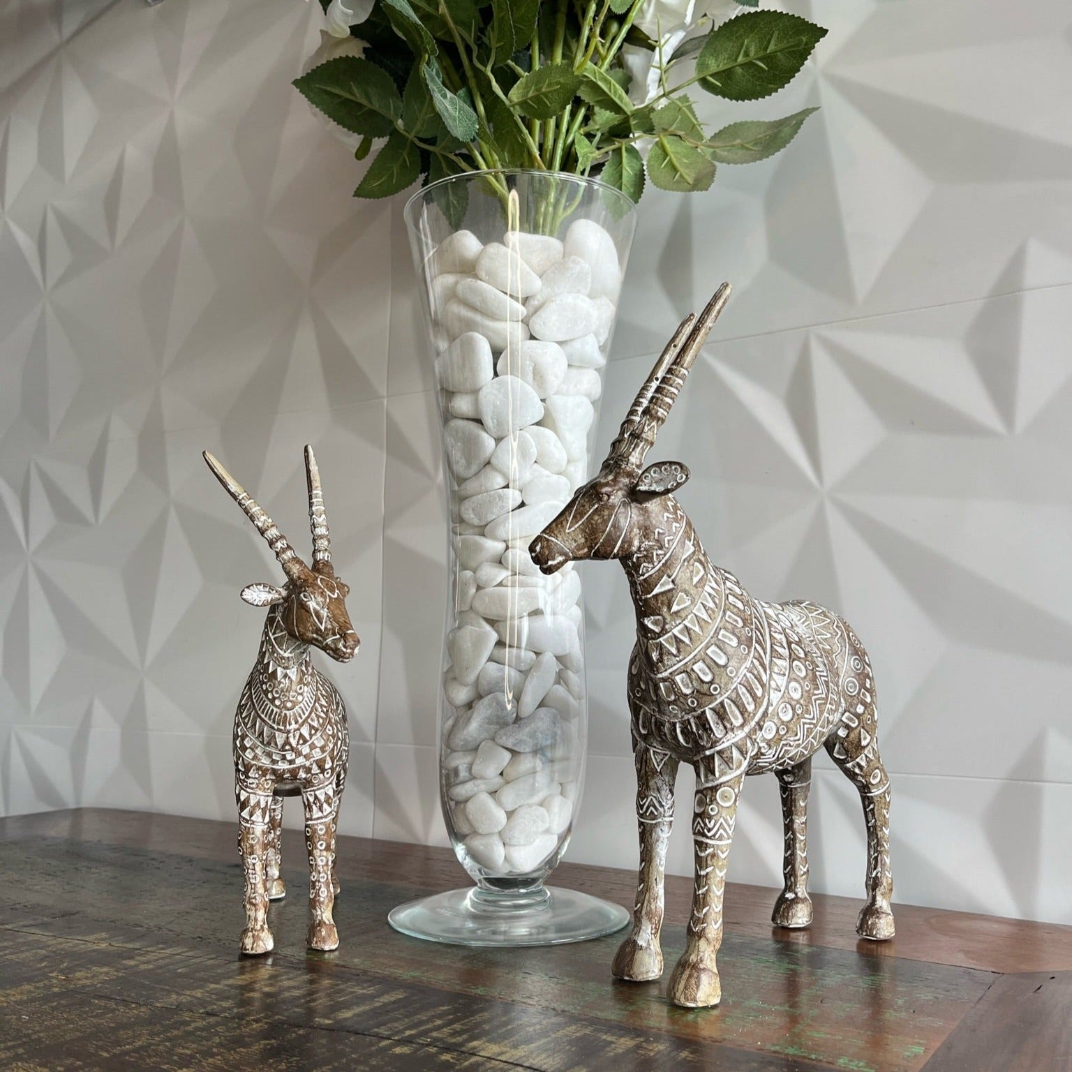 Savana Elegante: Conjunto de Esculturas Antílopes da Savana