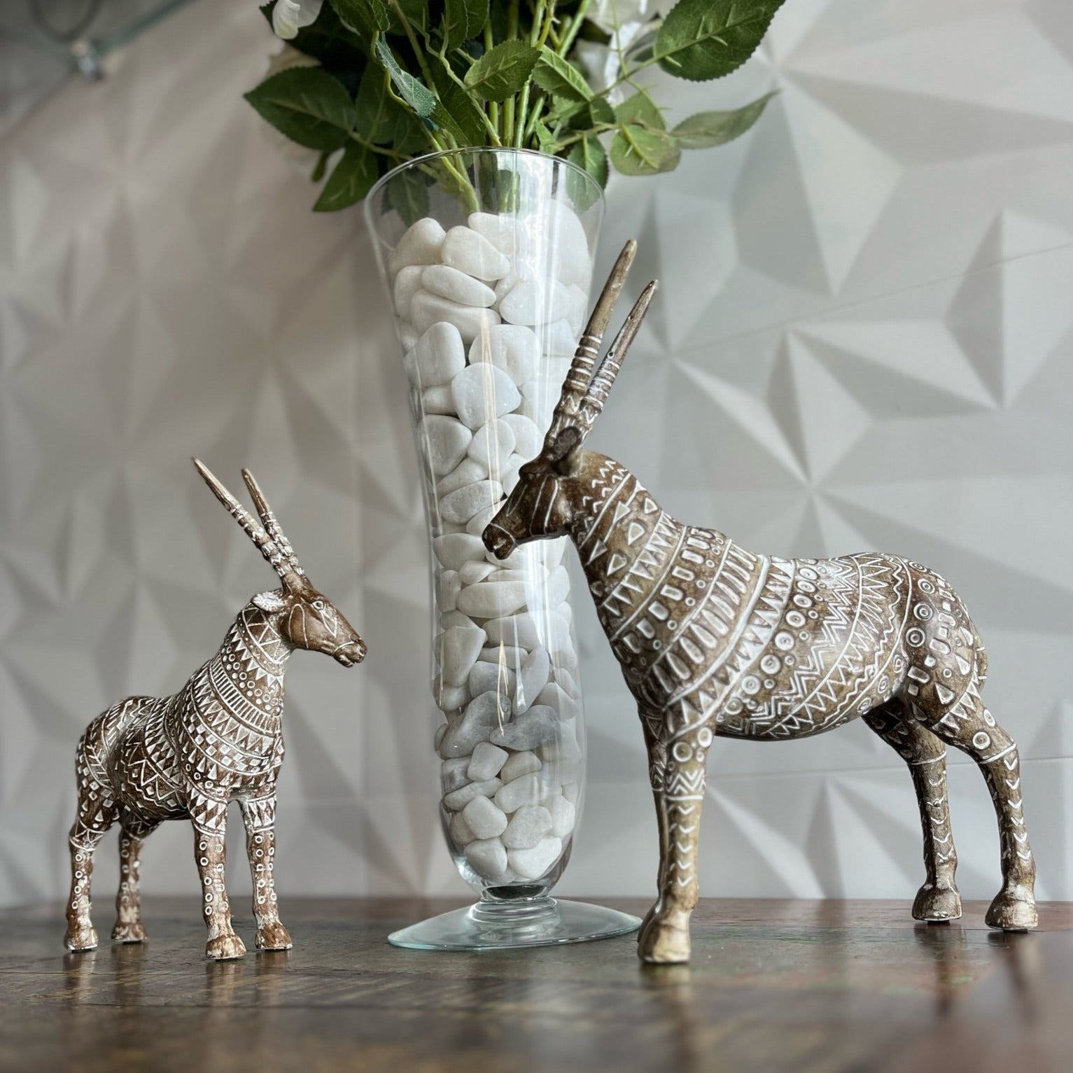 Savana Elegante: Conjunto de Esculturas Antílopes da Savana