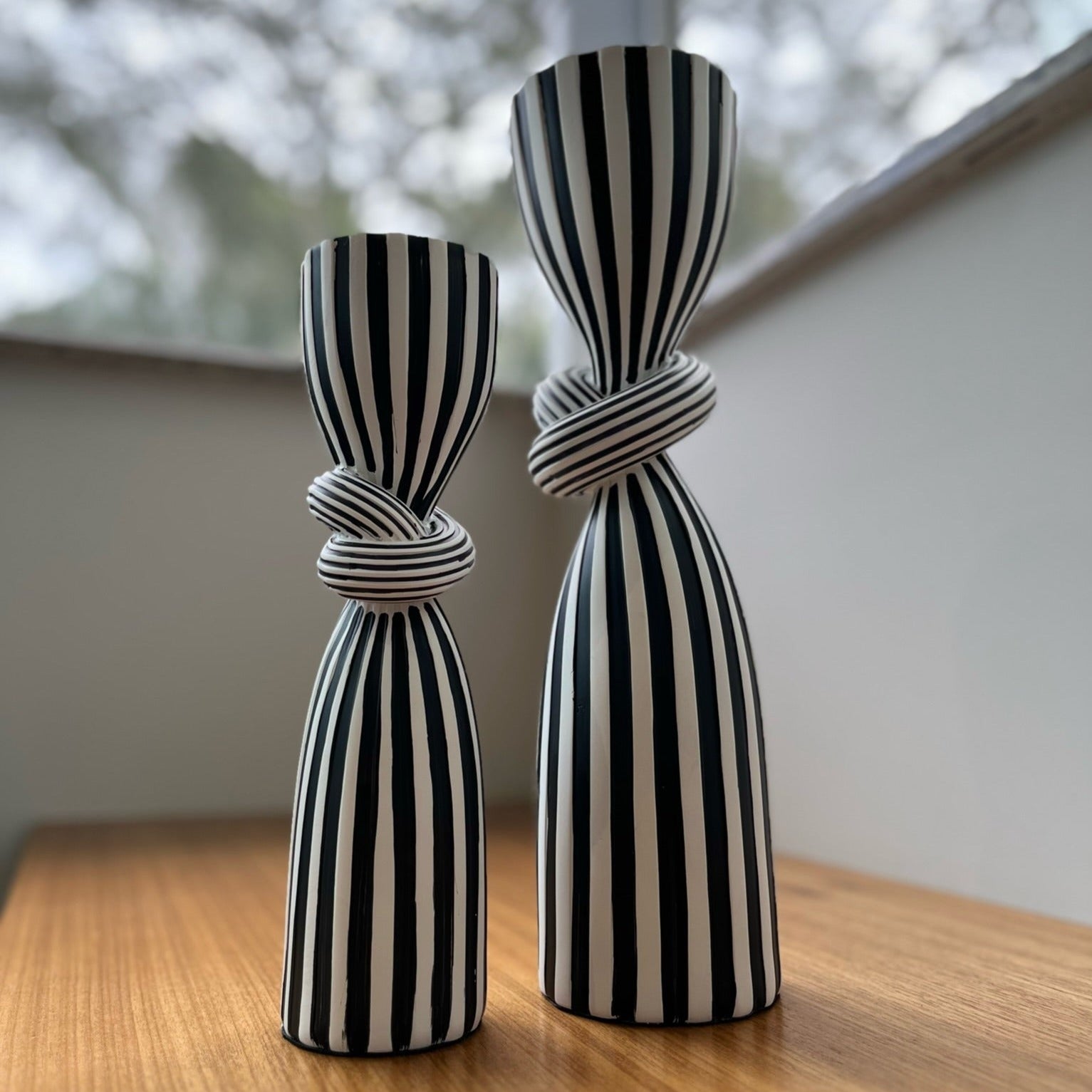 Conjunto de 2 Vasos/Castiçais Listrados com Nó