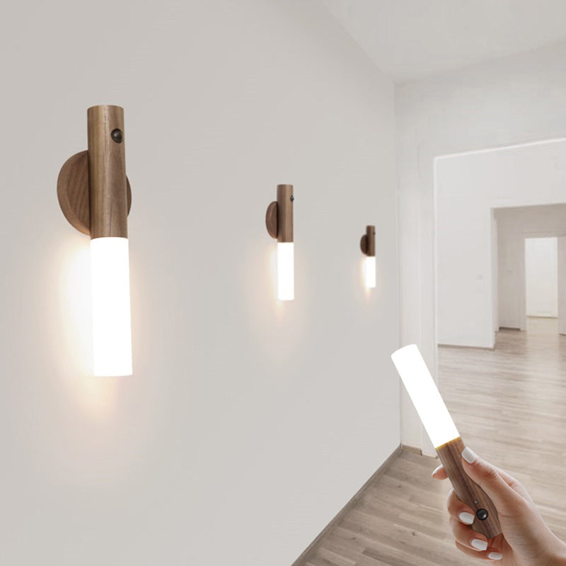 Luminária Tocha de LED com Sensor de Movimento