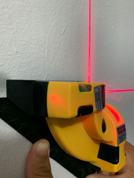 Nível a Laser Com Esquadro e Prumo 3 em 1