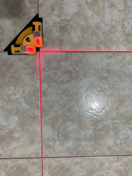 Nível a Laser Com Esquadro e Prumo 3 em 1